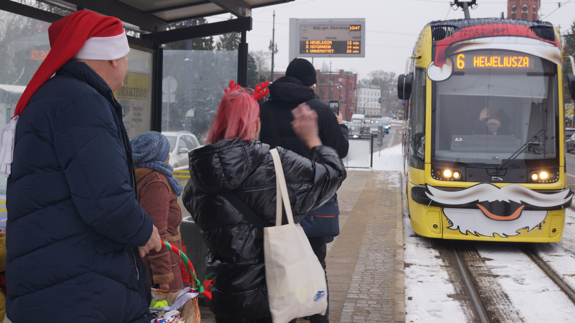 Świąteczny tramwaj na torach do 6.01.