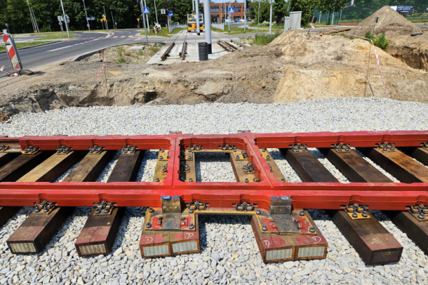 Montaż przejazdu kolejowo-tramwajowego